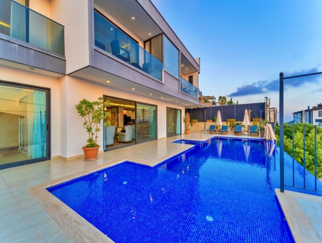 Villa June