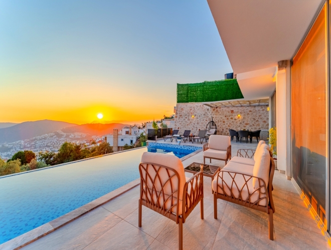 Villa July