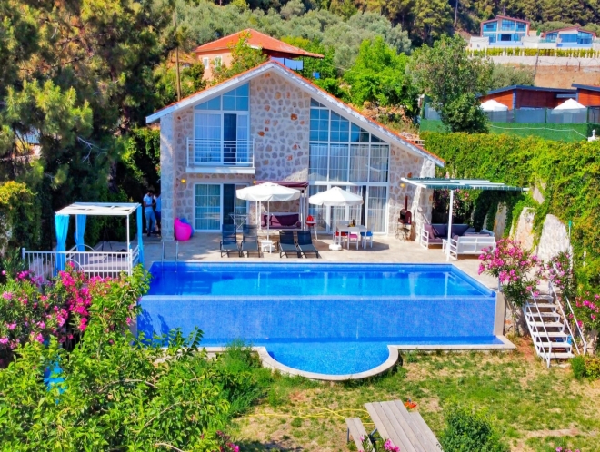 Villa Hira 2