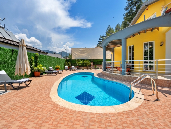 Villa Sarı Yaz