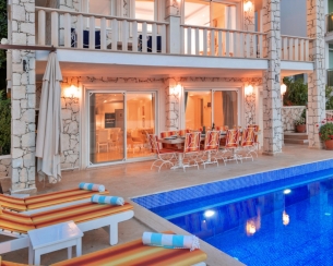 Villa Ketchy