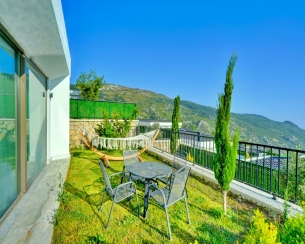 Villa Pluto 1