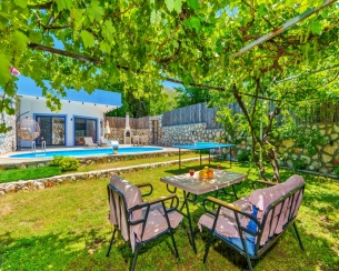 Villa YEK