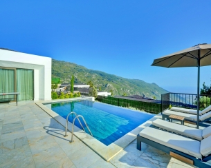 Villa Pluto 1