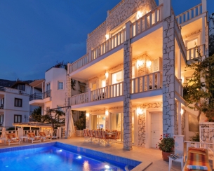 Villa Ketchy