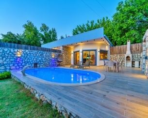 Villa YEK