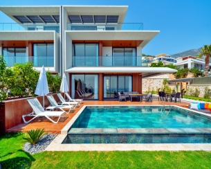 Villa Aura C