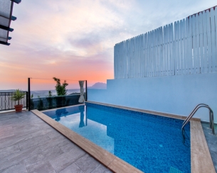 Villa Night