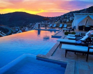 Villa Falcon Lodge