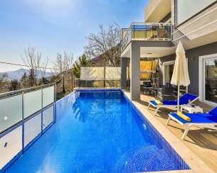 Villa Adelya