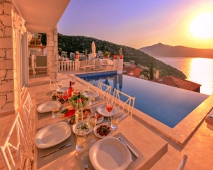 Villa Ketchy