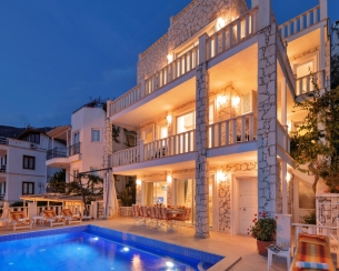 Villa Ketchy