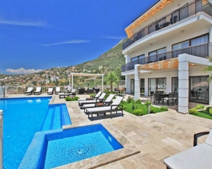 Villa Falcon Lodge