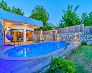 Villa YEK