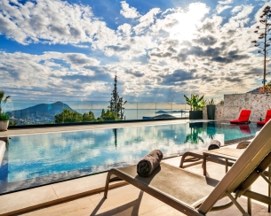Villa Cratos Luxury